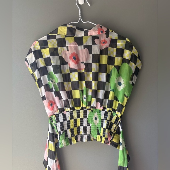 Elise size M, blouse, see through, reversible belt tie. Button up. Plaid floral - Picture 4 of 5